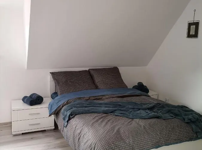 Apartment Dwa Deby Bozkow